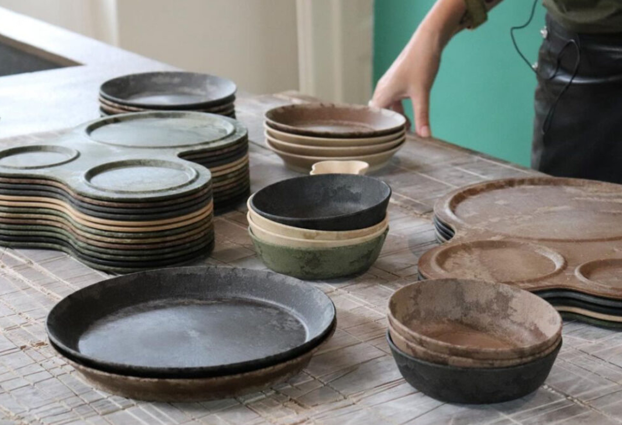 Circular tableware: Exploring recirculation through a new business model